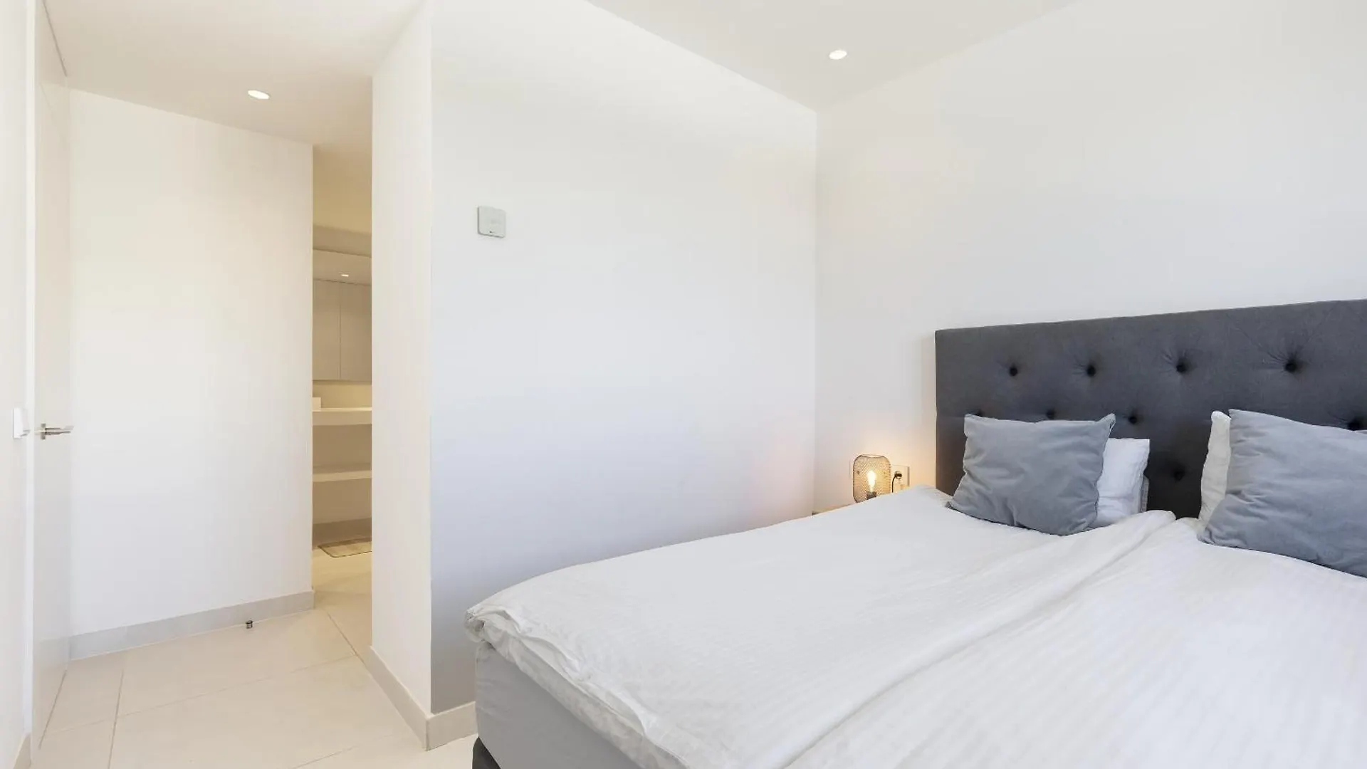 Stylish Apartment With Large Terrace In Higueron Fuengirola