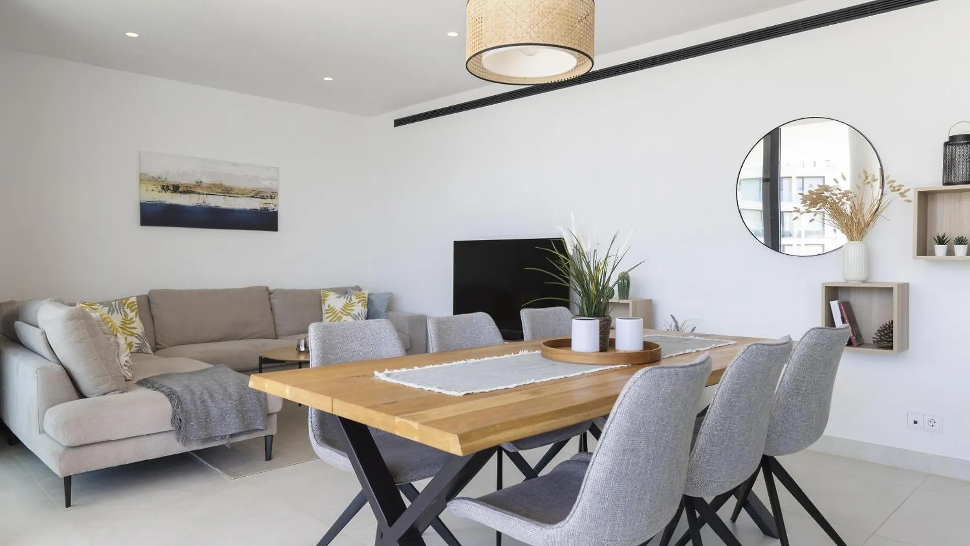 Stylish Apartment With Large Terrace In Higueron Fuengirola